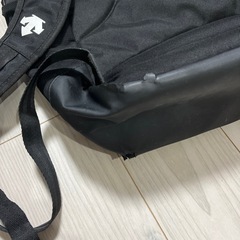 【中古】【値下げ】DESCENTE Move Sport デサント スクエアバッグ　リック　サッカー　スポーツ　通学の画像