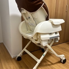 combi 電動ハイローチェアの画像