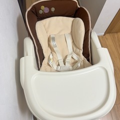 combi 電動ハイローチェアの画像