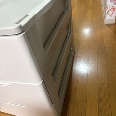 3段プラスチック収納ケースの画像