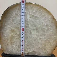 アゲート メノウ　半円形 5.5kg 置物 スタンド付きの画像