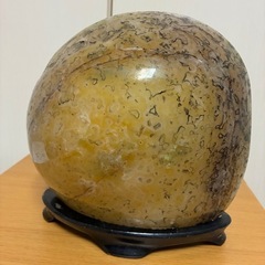 アゲート メノウ　半円形 5.5kg 置物 スタンド付きの画像