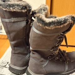 1月3日までスケッチャーズ　スノーブーツ24.5cmの画像
