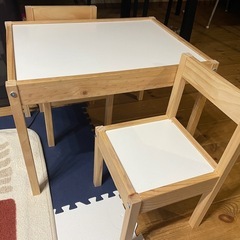 【取引決まりました。
】IKEA 子供テーブル、イスの画像