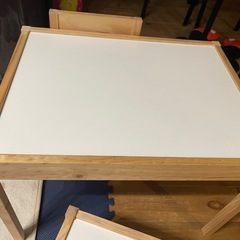 【取引決まりました。
】IKEA 子供テーブル、イスの画像