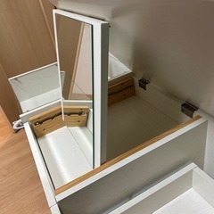 ドレッサーテーブル白の画像