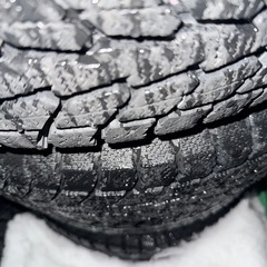 ジムニー純正16インチアルミホイール、スタッドレスタイヤの画像