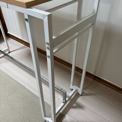 サイドテーブル（ラックテーブル）の画像