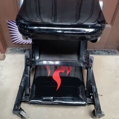 クリーパー 寝板 ローラーチェア クリーパーチェア ファイヤーパターン ガレージ DIYの画像