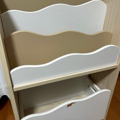 絵本棚の画像