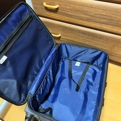 ミチコロンドン 4輪キャリーケース ブラック 軽量 前ポケット付きの画像