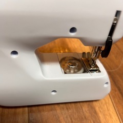 小型ミシンの画像
