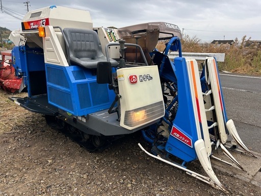 イセキ2条刈り コンバイン 13馬力 こぎ深さ自動HST 無段変速 カッター