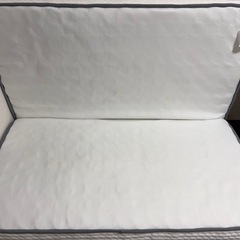 三つ折り セミダブル マットレス（スプリング一部不良あり） の画像