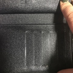 ヴィトン黒財布をの画像