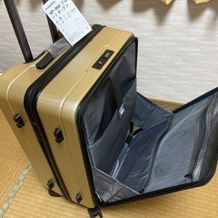 旅行に必須！新品キャリーケースの画像