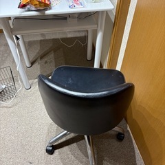 レザー椅子キャスター付き3点の画像