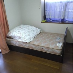 セミダブルベッドの画像