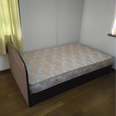 セミダブルベッドの画像