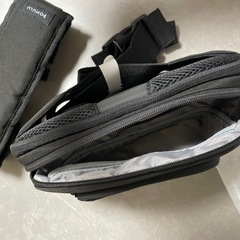 【新品　未使用】POMULU  ヒップシートの画像