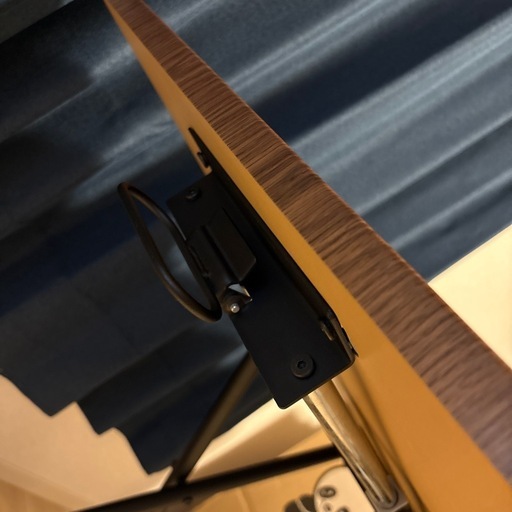 昇降式テーブル