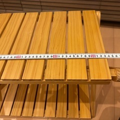 折りたたみができる棚の画像