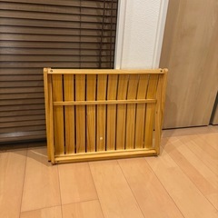 折りたたみができる棚の画像