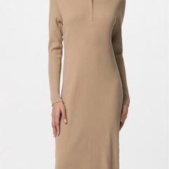 【新品・未着用】ユニクロ 黒ハーフジップ ニットワンピースの画像