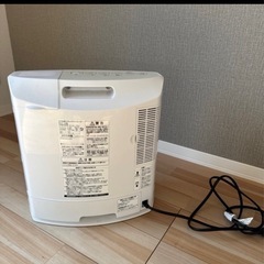 電気ファンヒーターの画像