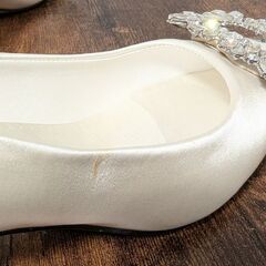 【一度使用】ビジューモチーフパンプス 23.5cmの画像