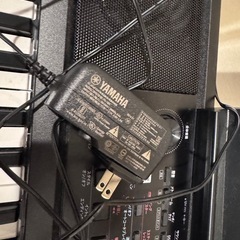 YAMAHA PSR-E383 電子キーボード一式（電源付・ほぼ新品）の画像