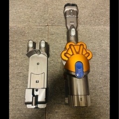 ダイソン　DC35　壁掛け充電とアタッチメント１種 の画像