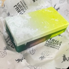 LUSH ボディー石鹸の画像