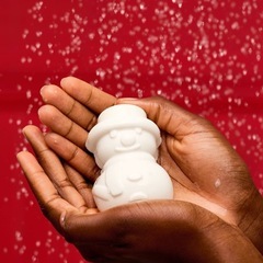 LUSH 雪だるまの画像