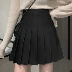 黒 プリーツスカートの画像