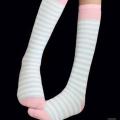 ピンク 水色 ボーダー ハイソックス 靴下の画像