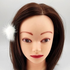 ポンポン 白 ヘアアクセ クリップの画像