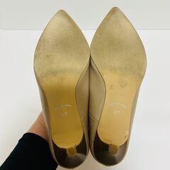 【LE TALON】ポインテッドパンプス ベ－ジュ 23.5cmの画像