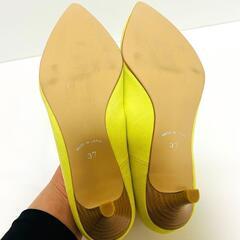 【美品 / LE TALON】ポインテッドスエード パンプス イエロ－ 23.5の画像
