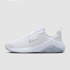 【新品未使用品】23cm ホワイト 白 ナイキ ベラ 7 ウィメンズ ワークアウトシューズ スニーカーの画像