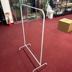 ハンガーラックの画像