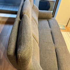 ニトリの三人掛けソファ(3年ほど使用)の画像