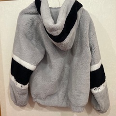 アウター　女の子　
150サイズ の画像