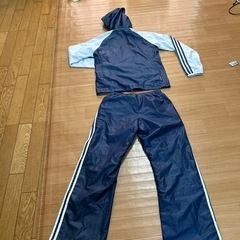 adidas　ウィンドブレーカーの画像