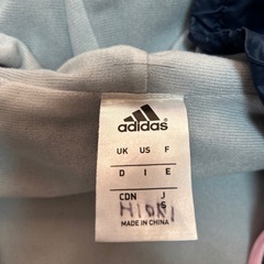 adidas　ウィンドブレーカーの画像