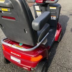 ☆彡⑥１年保証付き!!!バッテリー新品! スズキ・電動車いす・車椅子・新型セニアカー!シニアカー!!介護用品。すぐに乗れます。免許不要。操作簡単!!免許返納!!激安!絶対お得です♪の画像