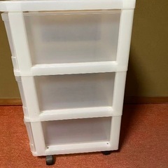 キャスター付き３段収納ケースの画像