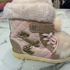 女の子冬用のブーツ　ベビーピンクの画像