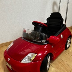 大型の車玩具　スポーツカーの画像