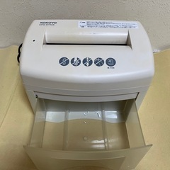 電動デスクトップシュレッダー　コクヨ KPS-DT10Xの画像